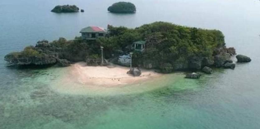 Carribean Transient House Bed & Breakfast Lucap Exterior photo