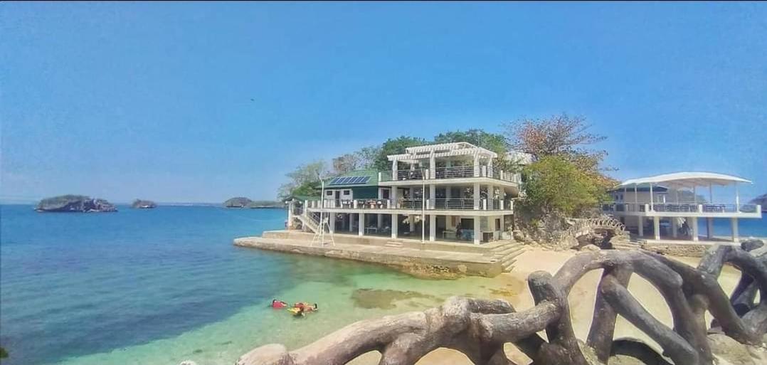 Carribean Transient House Bed & Breakfast Lucap Exterior photo