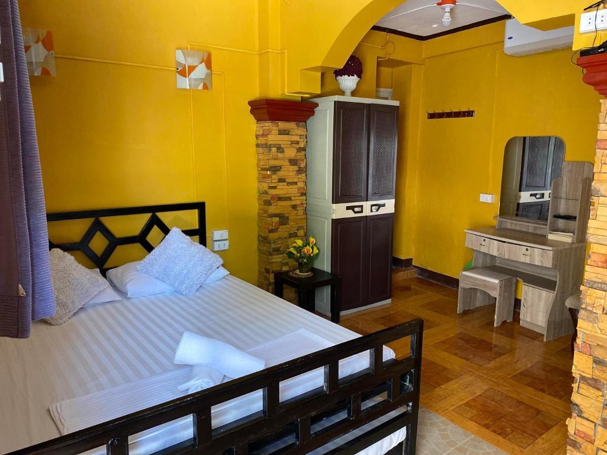 Carribean Transient House Bed & Breakfast Lucap Room photo