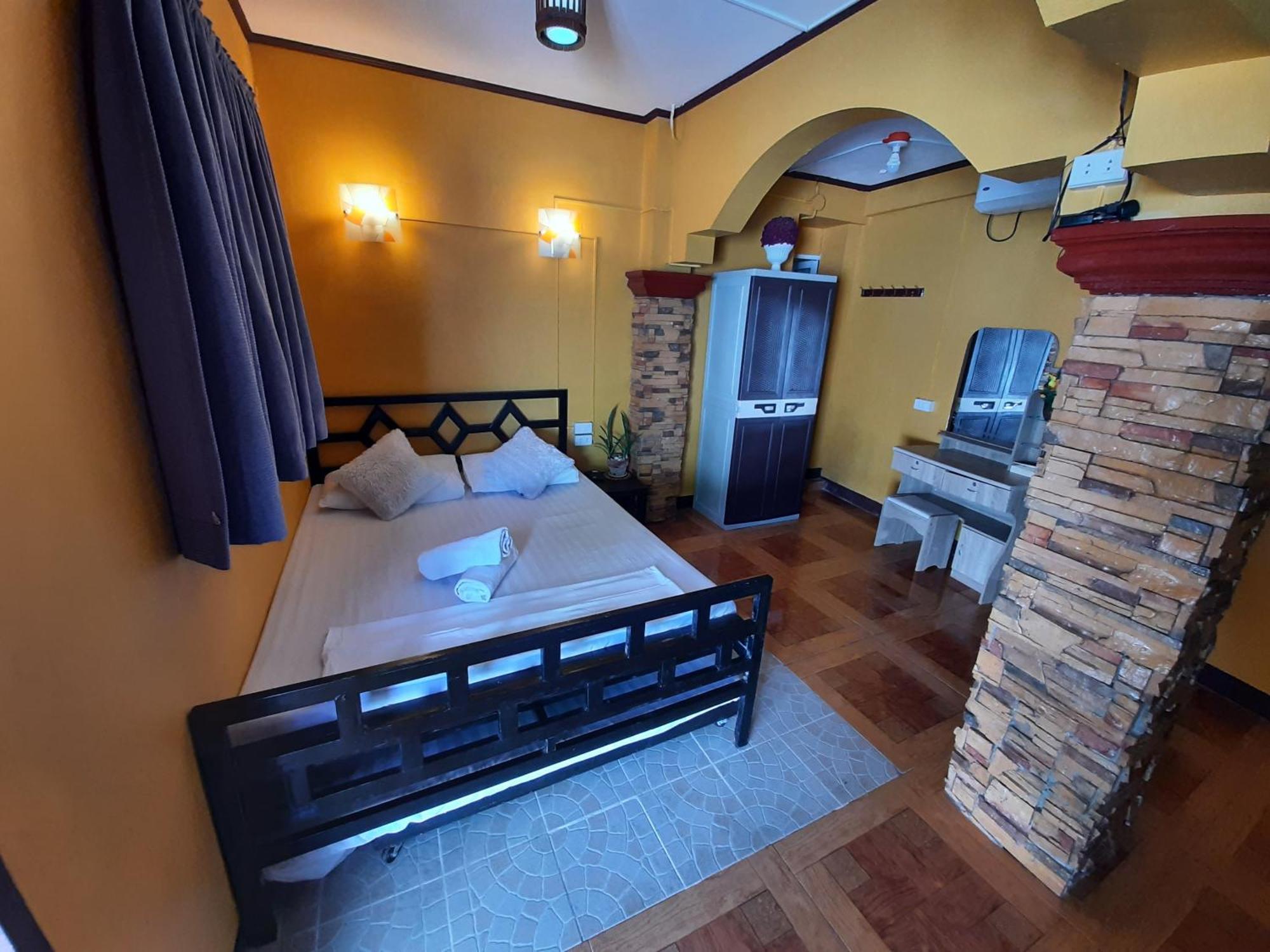 Carribean Transient House Bed & Breakfast Lucap Room photo